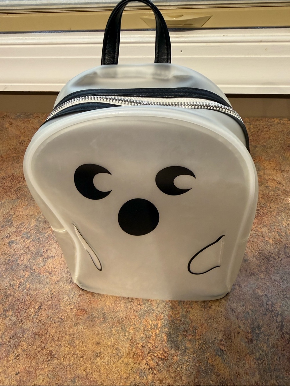 Ghost backpack - Picture 2 of 4